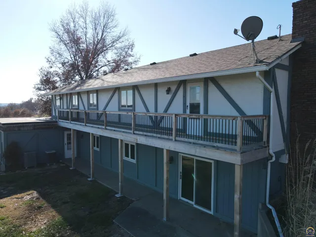 $395,000 | 3650 Northwest Menoken Road, Topeka, KS 66618