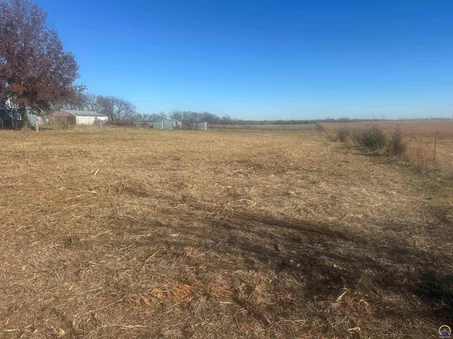 $395,000 | 3650 Northwest Menoken Road, Topeka, KS 66618