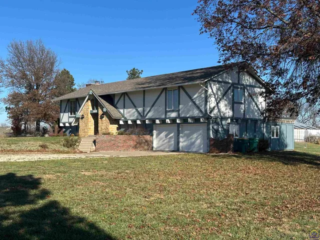 $395,000 | 3650 Northwest Menoken Road, Topeka, KS 66618