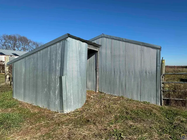 $395,000 | 3650 Northwest Menoken Road, Topeka, KS 66618