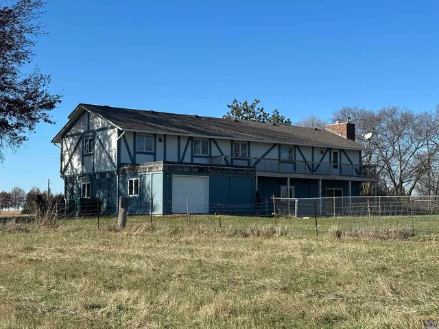 $395,000 | 3650 Northwest Menoken Road, Topeka, KS 66618