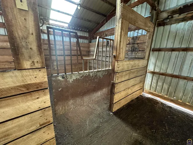 $395,000 | 3650 Northwest Menoken Road, Topeka, KS 66618