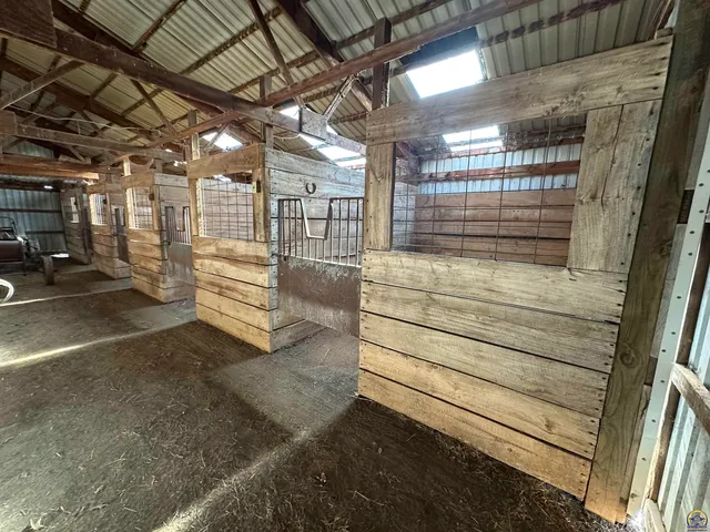 $395,000 | 3650 Northwest Menoken Road, Topeka, KS 66618