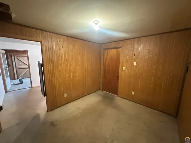 $395,000 | 3650 Northwest Menoken Road, Topeka, KS 66618