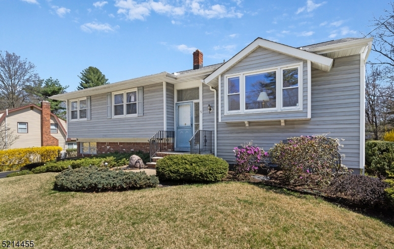 5 West Circuit Drive, Succasunna, NJ 07876 Compass