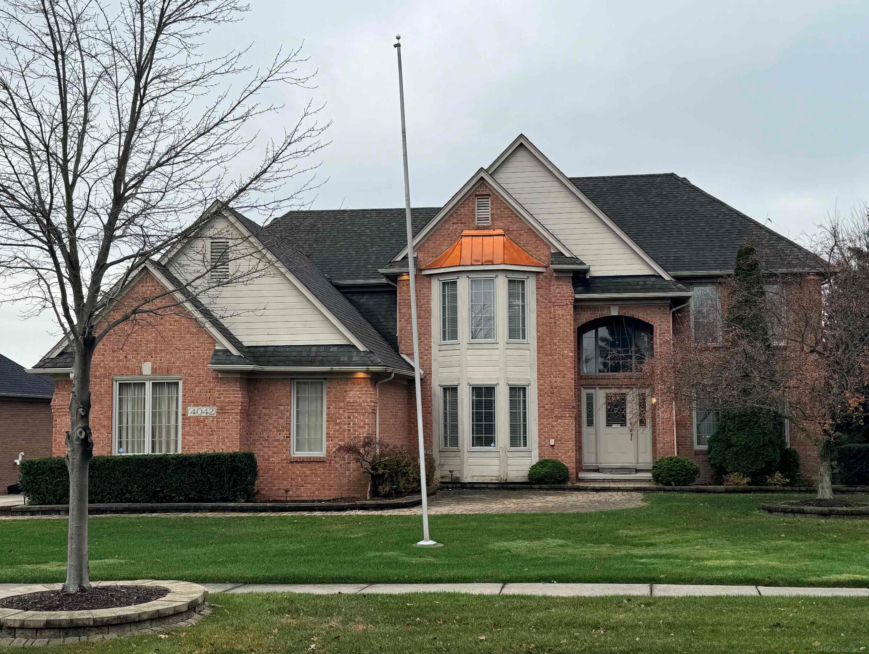 4042 Springbrook Drive Sterling Heights, MI 48314 - Photo 2 of 31 50161591-8bddde38-1134-40fe-a1de-d4b3cb47ce3f.JPG