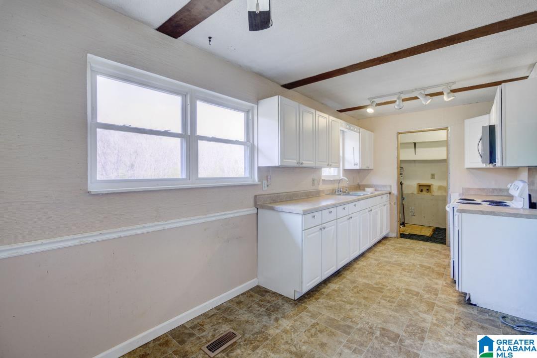 2032 Ricky Road Huntsville, AL 35810 - Photo 14 of 17