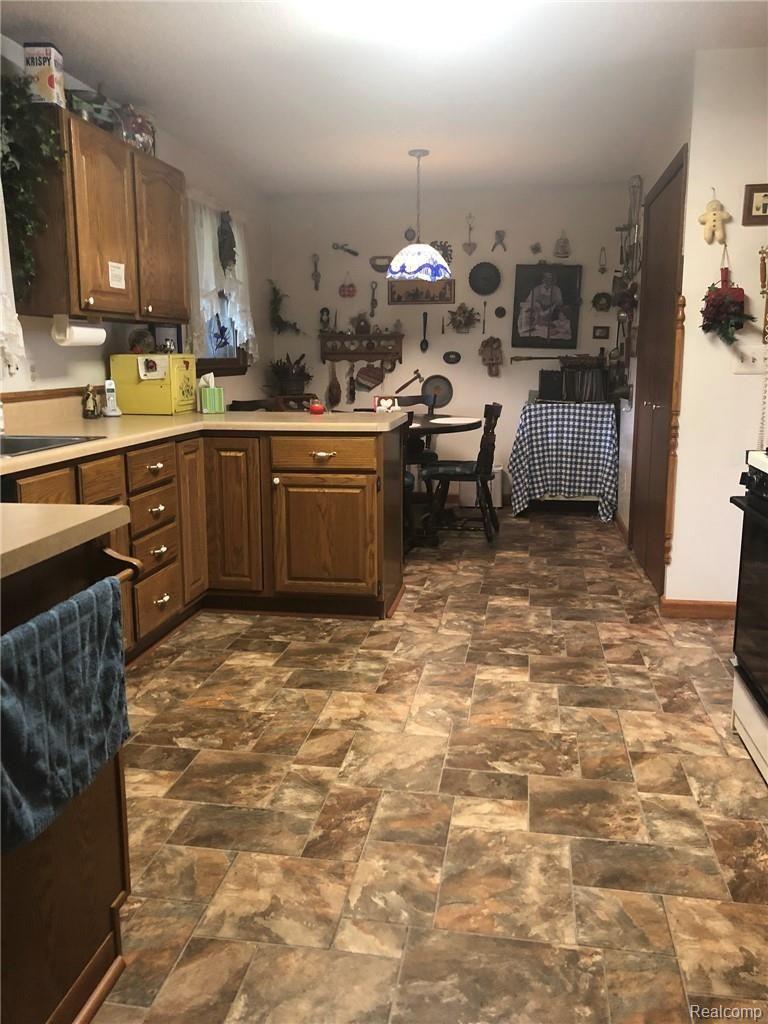 7659 Carpenter Road Ypsilanti, MI 48197 - Photo 5 of 15 IMG_2162.JPEG