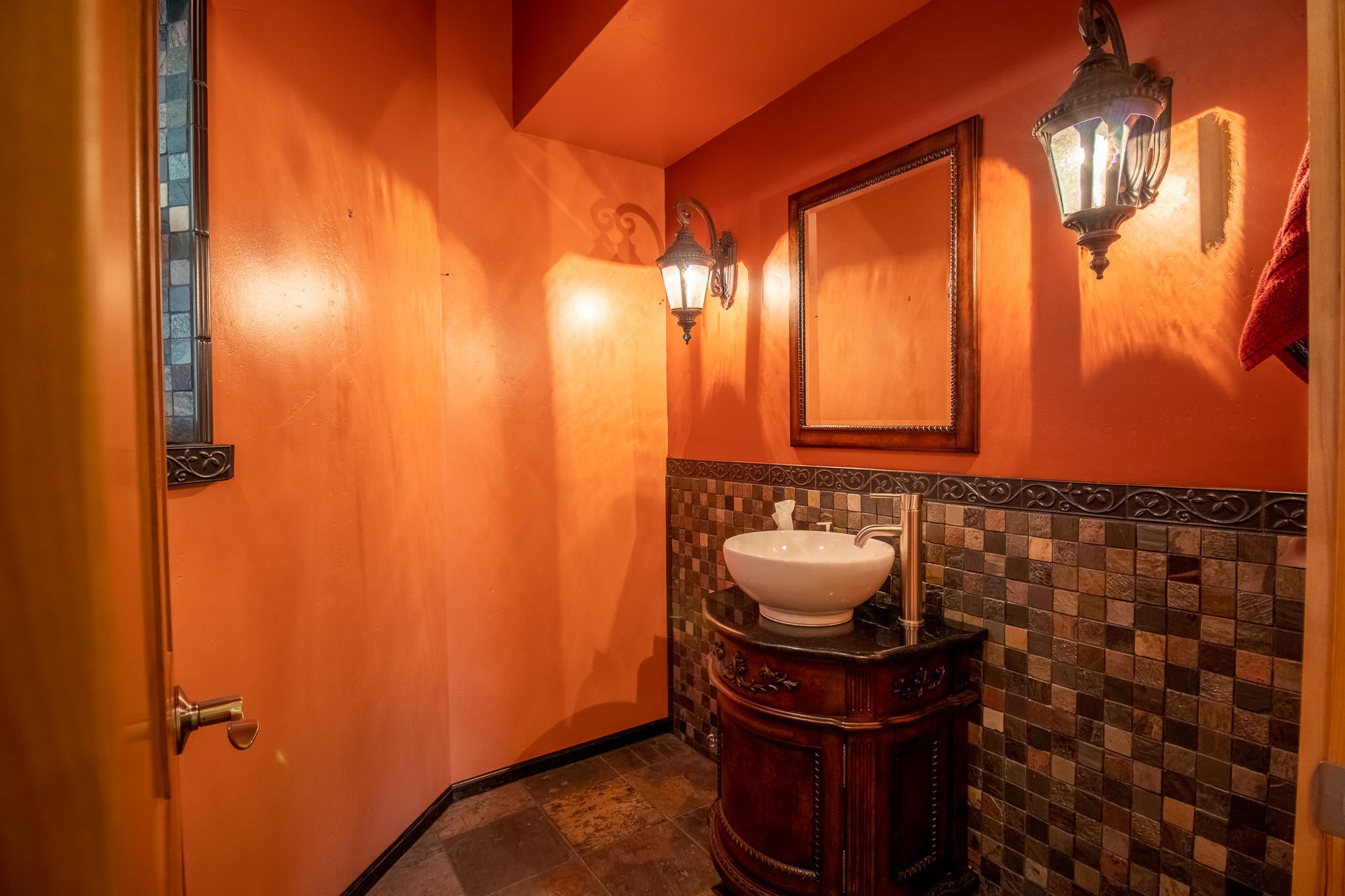 1381 Foss Road Talent, OR 97540 - Photo 21 of 41 Guest bathroom