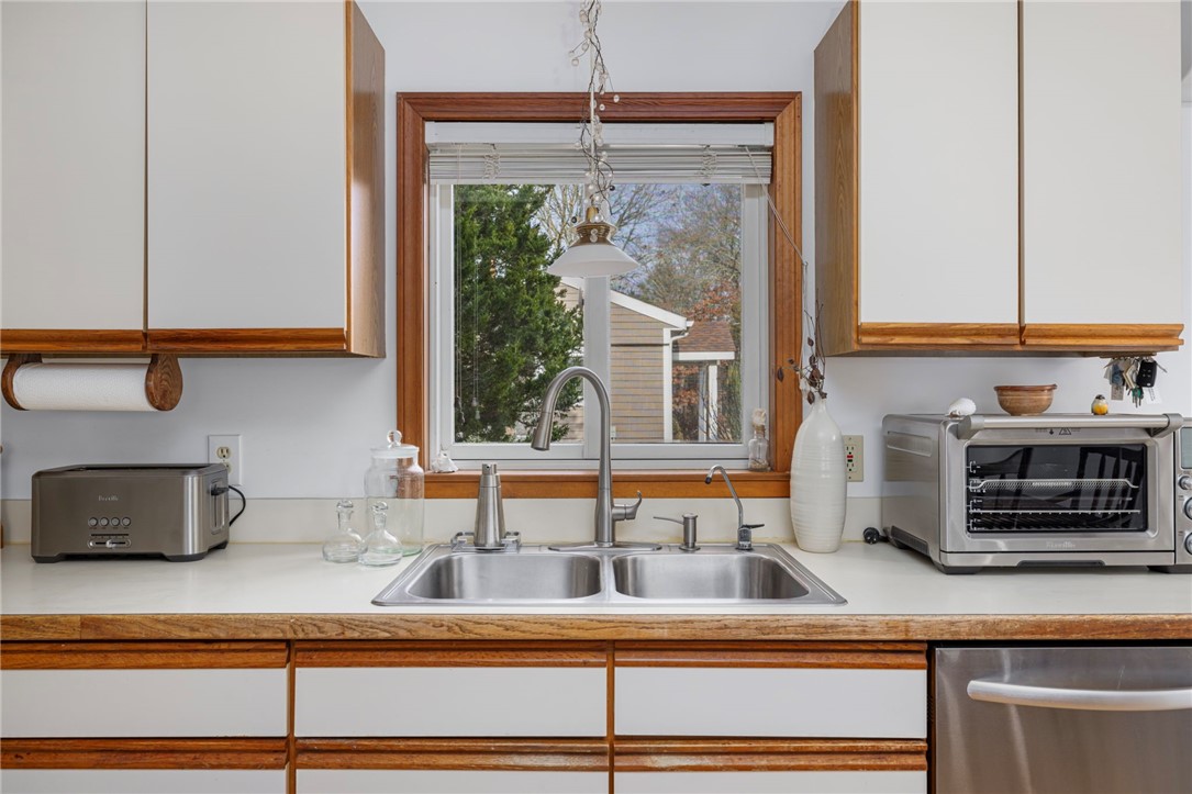 71 Willow Road Charlestown, RI 02813 - Photo 9 of 40