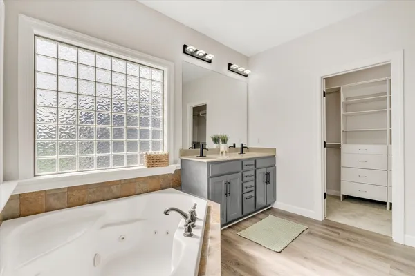 $479,000 | 1909 East 58th Street, Davenport, IA 52807