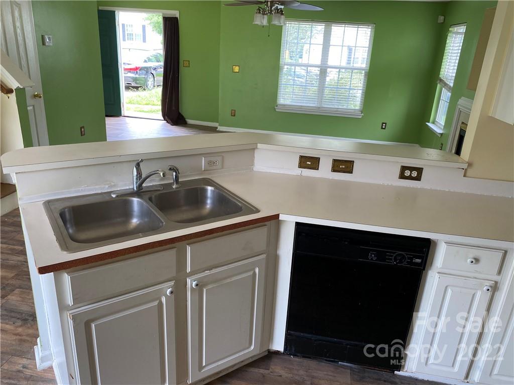 2215 Meadecroft Road Charlotte, NC 28214 - Photo 6 of 24 Gallery Image 6