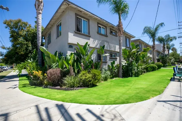 $2,750,000 | 15455 Vanowen Street, Van Nuys, CA 91406