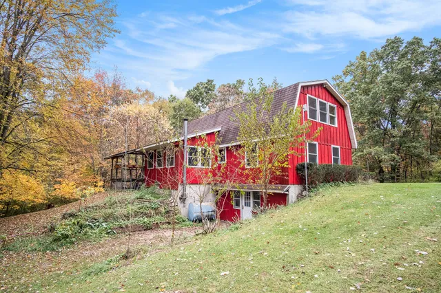 $500,000 | 8020 East 98th Street, Howard City, MI 49329