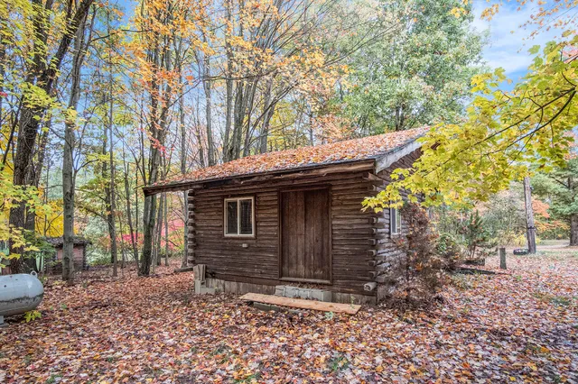 $500,000 | 8020 East 98th Street, Howard City, MI 49329