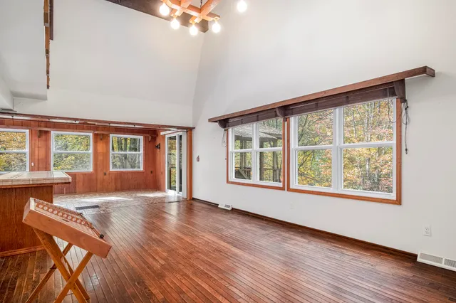 $500,000 | 8020 East 98th Street, Howard City, MI 49329