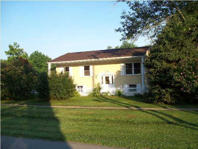 11310 Deering Road Louisville, KY 40272 - Photo 1 of 13 Primary Photo