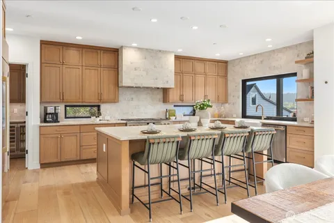 $3,885,000 | 17333 191st Avenue Northeast, Woodinville, WA 98072