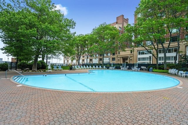 $875,000 | 65 East India Row, Unit 14G, Boston, MA 02110