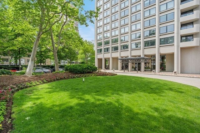 $875,000 | 65 East India Row, Unit 14G, Boston, MA 02110