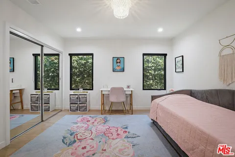 $2,345,000 | 11357 Aqua Vista Street, Studio City, CA 91602