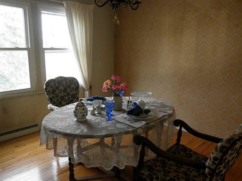 1432 Spring Run Road Extension Coraopolis, PA 15108 - Photo 12 of 25 Dining Room. All windows have been replaced during the seller s ownership excluding the living room window.