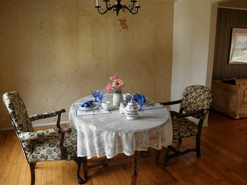 1432 Spring Run Road Extension Coraopolis, PA 15108 - Photo 13 of 25 Dining Room.