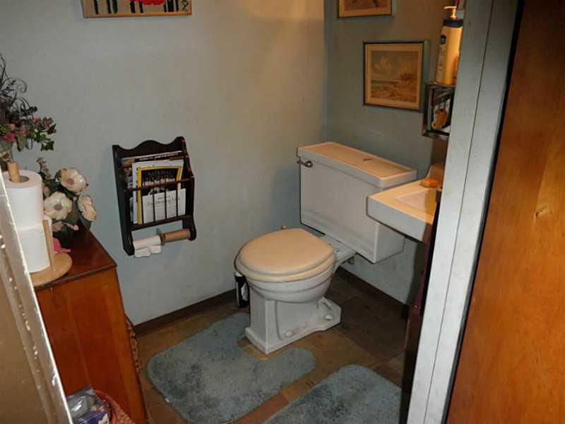 1432 Spring Run Road Extension Coraopolis, PA 15108 - Photo 25 of 25 Partial Bath. Partial bath in the lower level family room.
