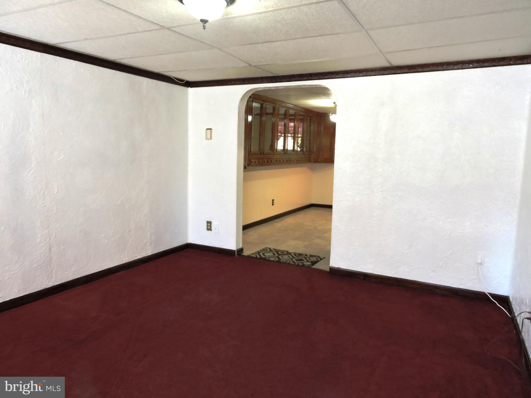 3716 Greenvale Road Baltimore, MD 21229 - Photo 3 of 20 Living Room