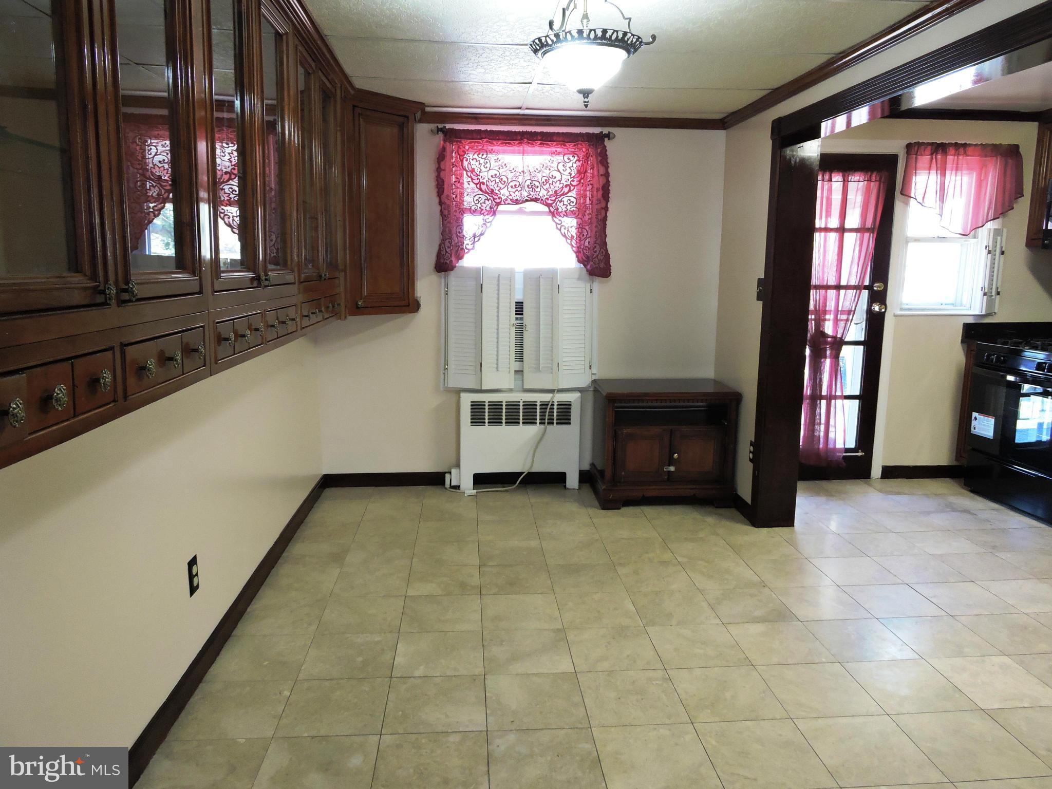 3716 Greenvale Road Baltimore, MD 21229 - Photo 4 of 20 Dining Room