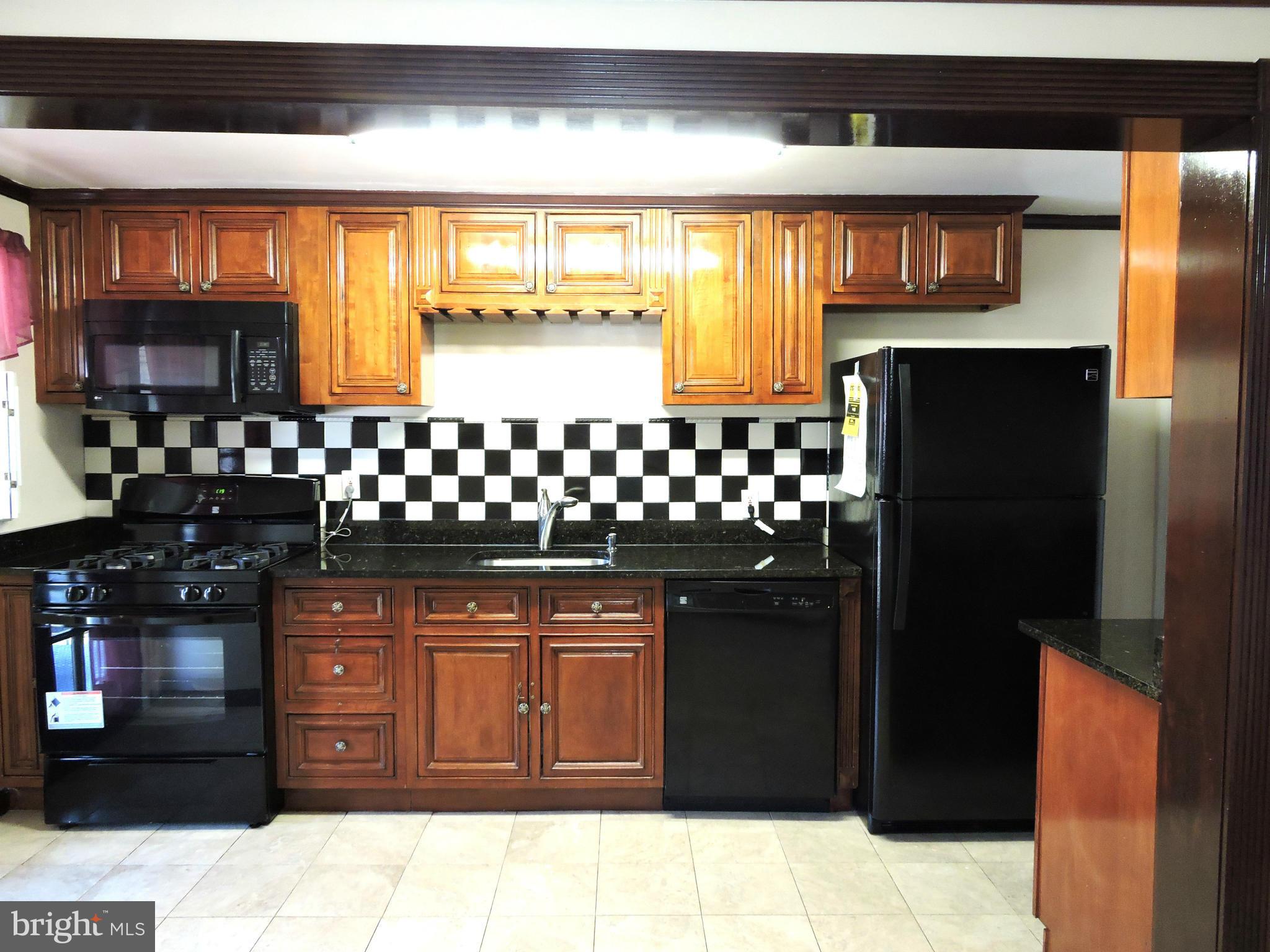 3716 Greenvale Road Baltimore, MD 21229 - Photo 7 of 20 Kitchen