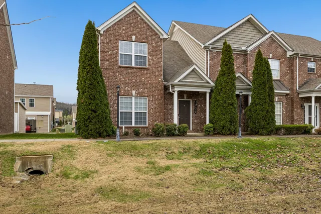 $2,400 | 316 Rowlette Circle, Murfreesboro, TN 37127