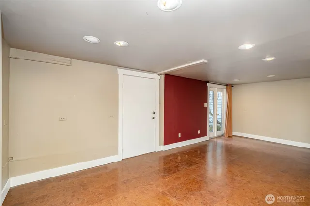 $3,200 | 8040 16th Avenue Northeast, Seattle, WA 98115