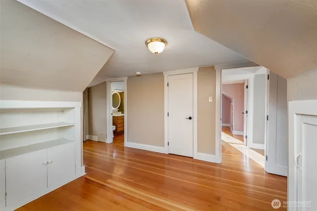 $3,200 | 8040 16th Avenue Northeast, Seattle, WA 98115