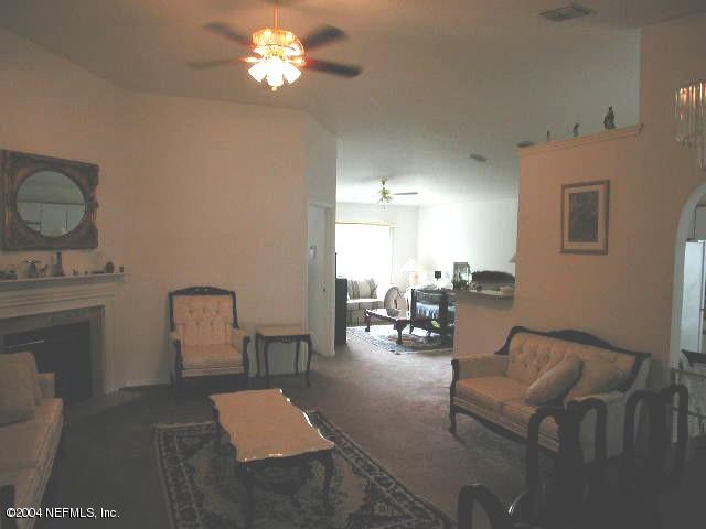 2687 R R S Bailey Drive Jacksonville, FL 32246 - Photo 2 of 3 Living room