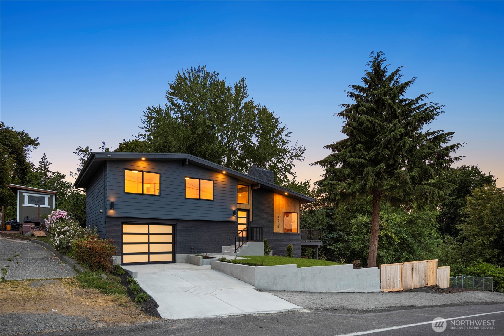 11029 84th Avenue South Seattle, WA 98178 - Photo 2 of 40