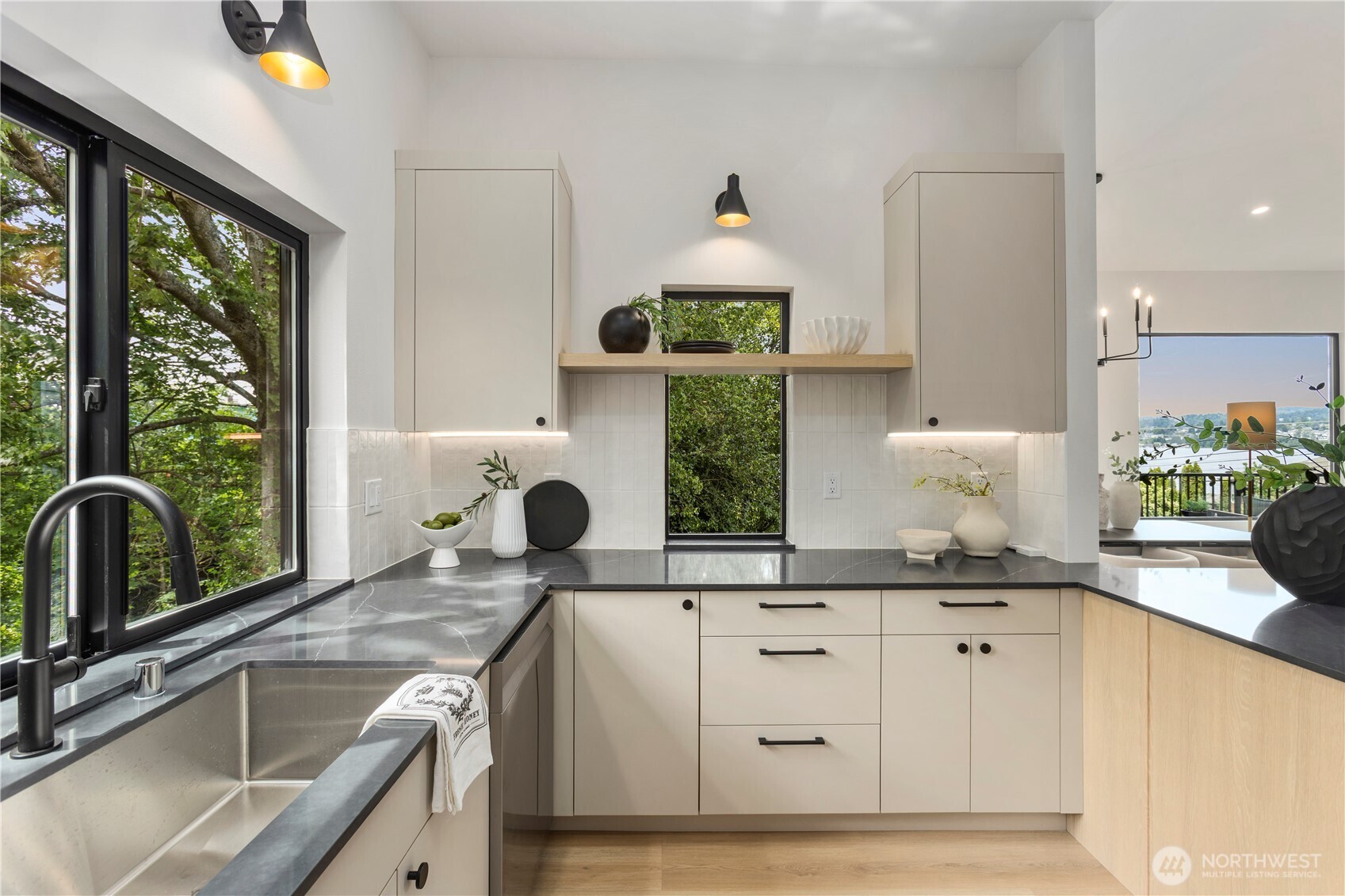 11029 84th Avenue South Seattle, WA 98178 - Photo 21 of 40