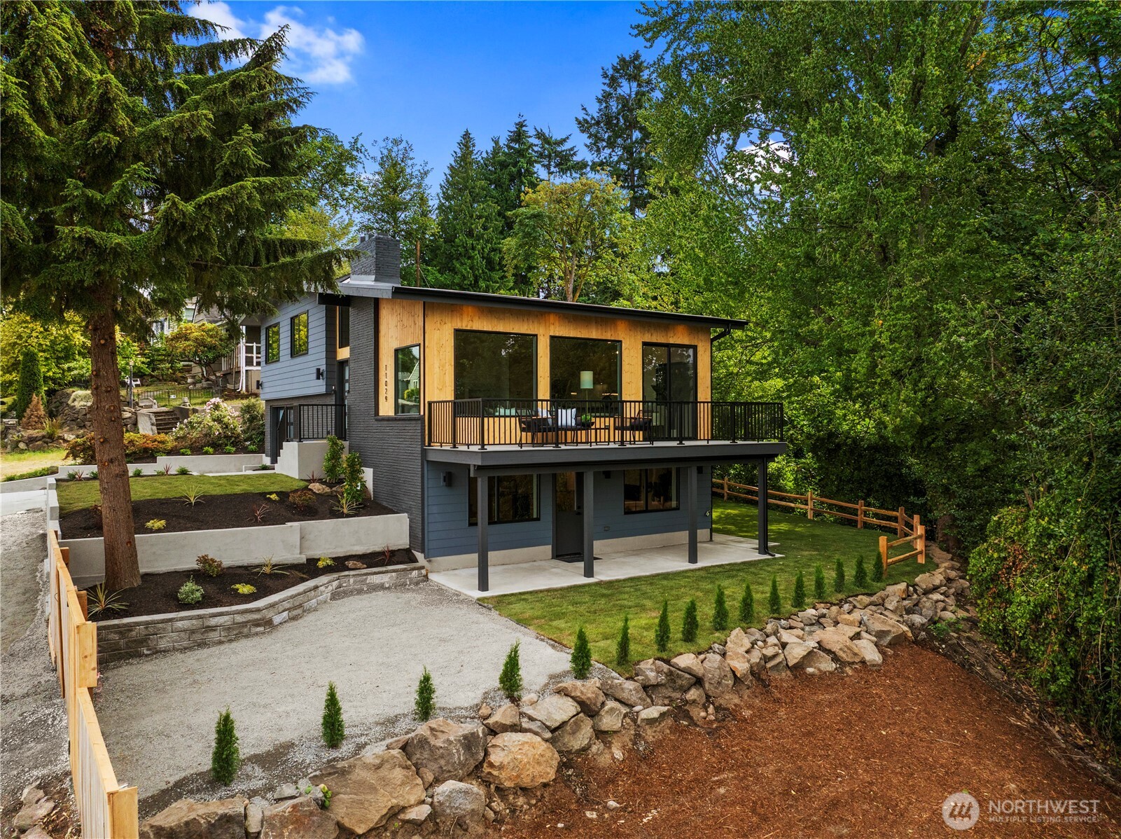 11029 84th Avenue South Seattle, WA 98178 - Photo 6 of 40