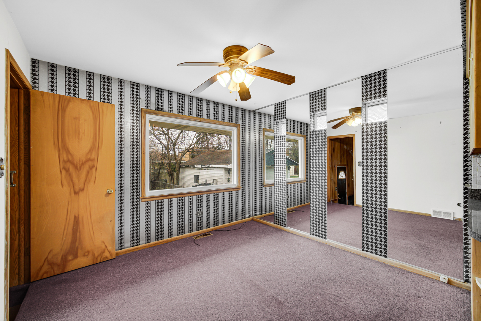 901 Oakton Street Park Ridge, IL 60068 - Photo 13 of 22 a view of an empty room with a window