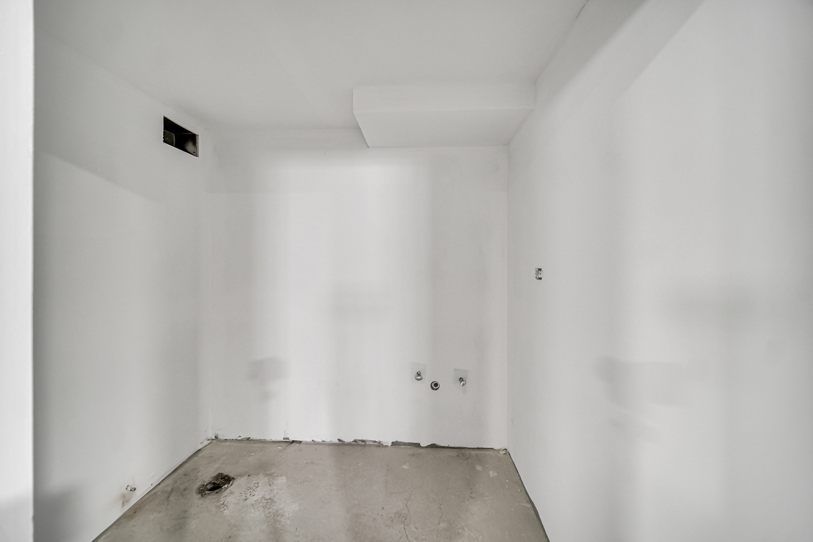 901 Oakton Street Park Ridge, IL 60068 - Photo 18 of 22 a view of a small space