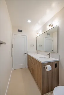 $9,750 | 815 Park Avenue, Laguna Beach, CA 92651