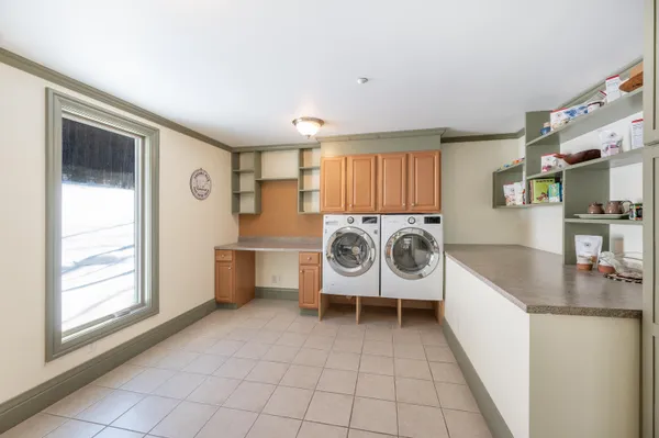 $1,425,000 | 411 Wood Road, Hartford, VT 05059