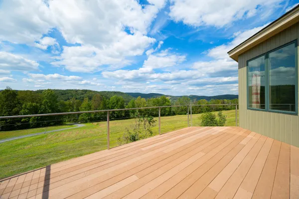 $1,425,000 | 411 Wood Road, Hartford, VT 05059