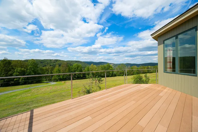 $1,425,000 | 411 Wood Road, Hartford, VT 05059