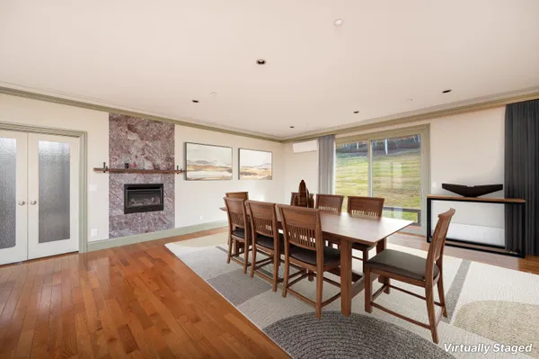 $1,425,000 | 411 Wood Road, Hartford, VT 05059