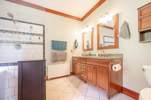 $1,425,000 | 411 Wood Road, Hartford, VT 05059