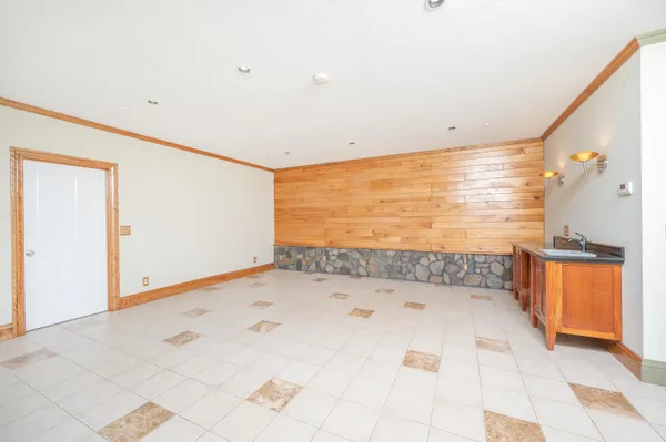 $1,425,000 | 411 Wood Road, Hartford, VT 05059