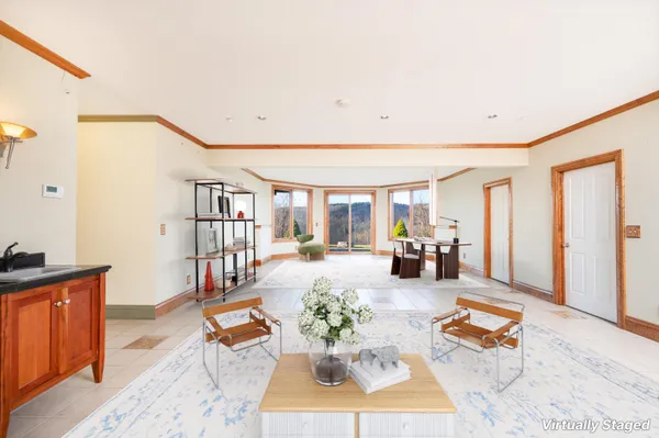 $1,425,000 | 411 Wood Road, Hartford, VT 05059