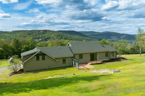 $1,425,000 | 411 Wood Road, Hartford, VT 05059
