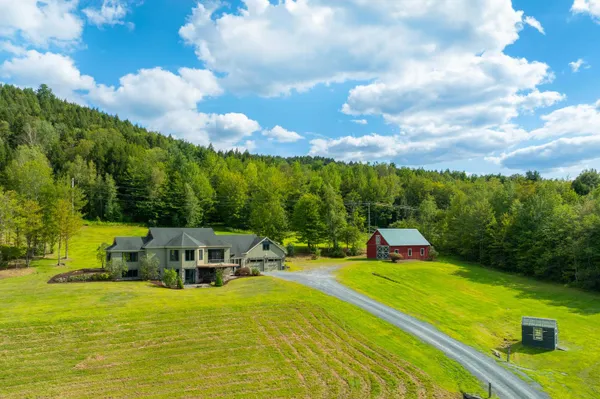 $1,425,000 | 411 Wood Road, Hartford, VT 05059